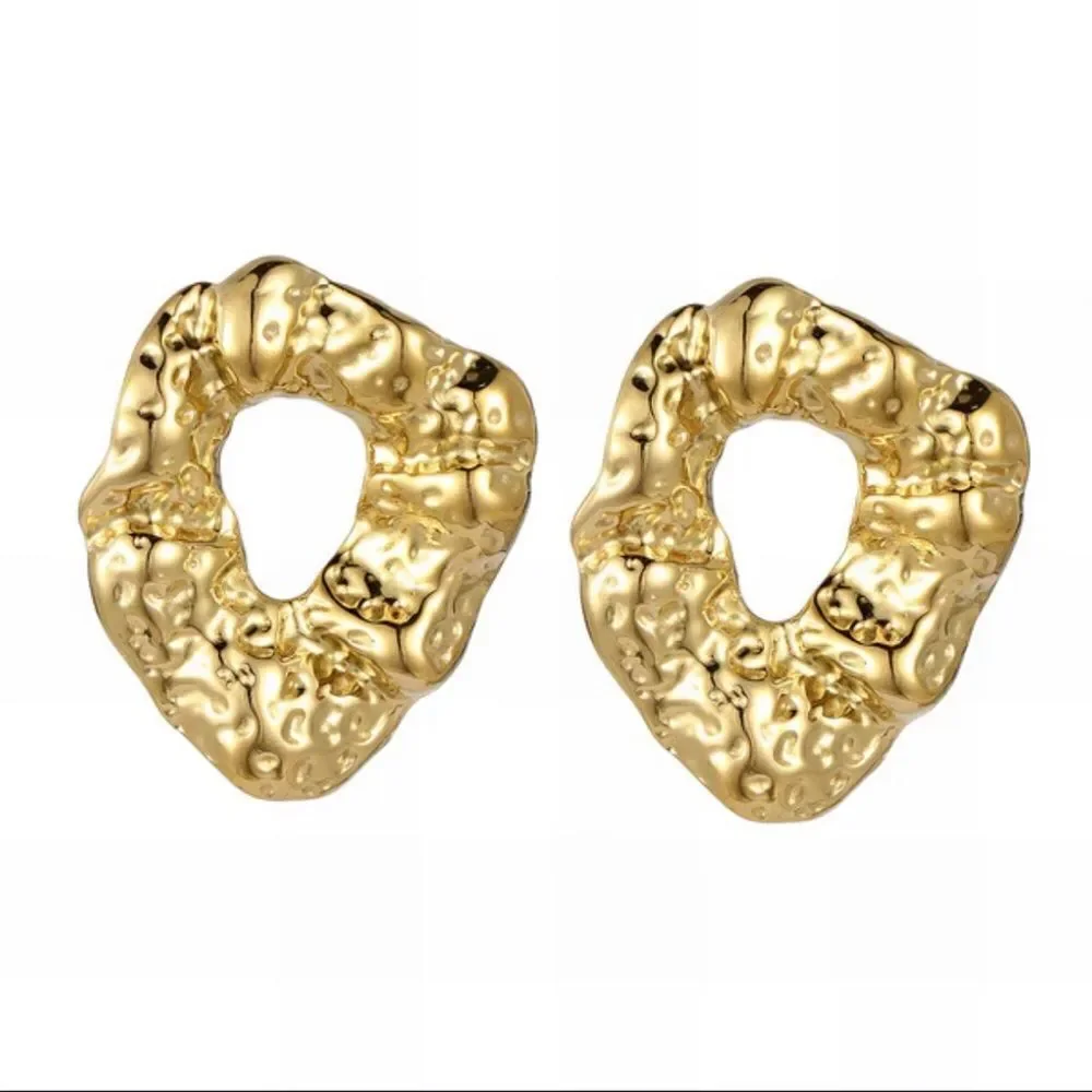geo stud earring  A218